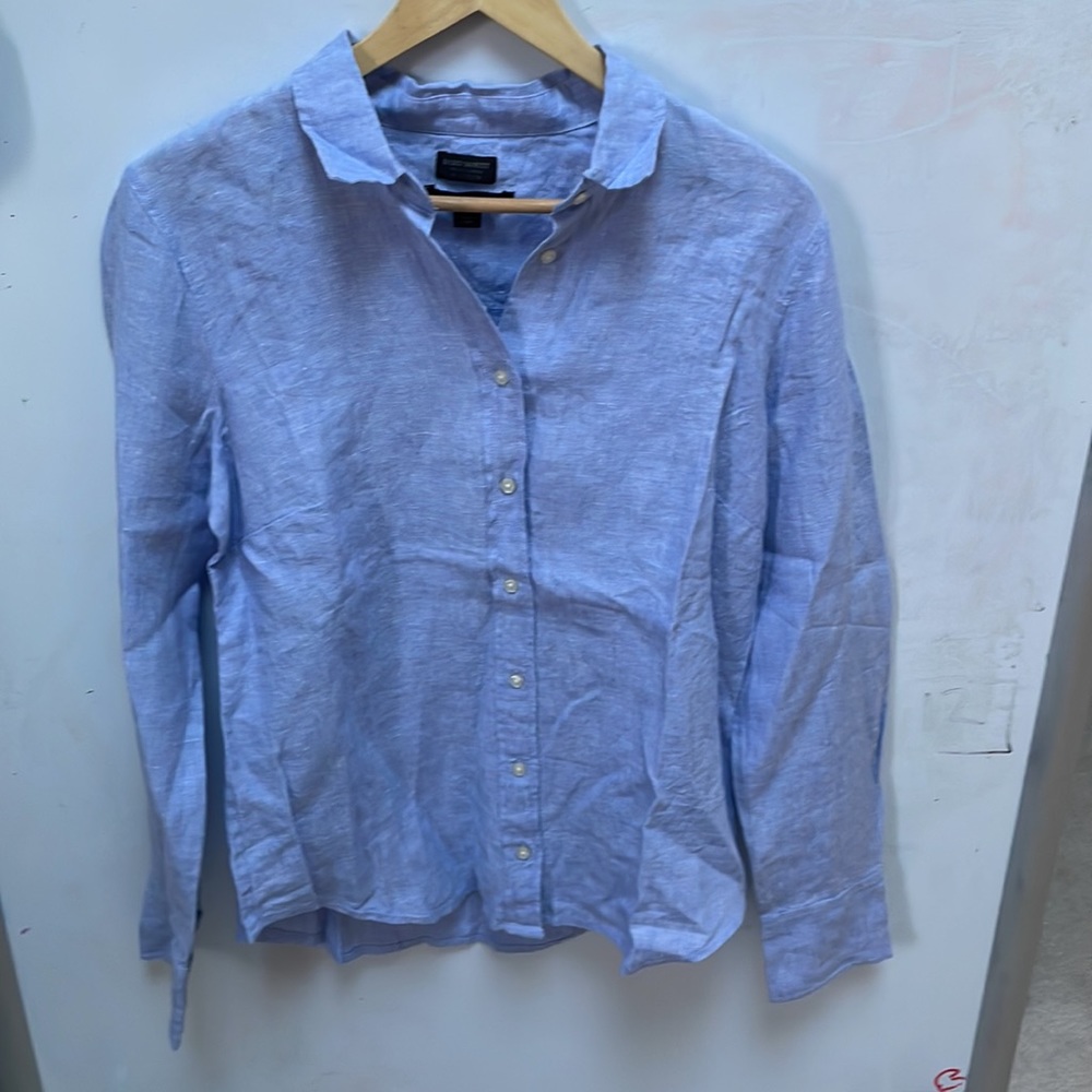 J. Crew Irish linen button down woman’s shirt